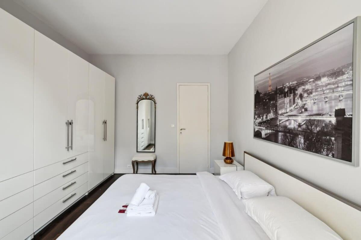 1Br Champs-Elysees - Cityapartmentstay Párizs Kültér fotó