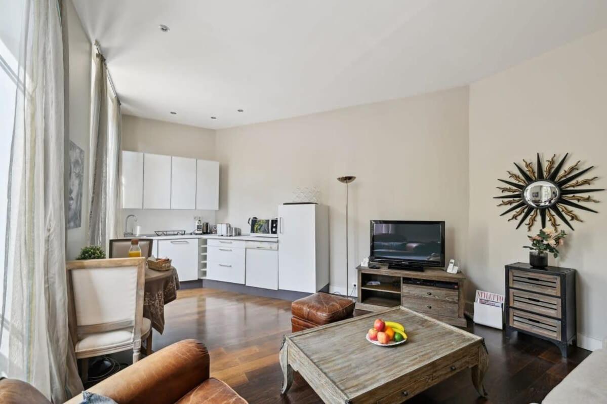 1Br Champs-Elysees - Cityapartmentstay Párizs Kültér fotó