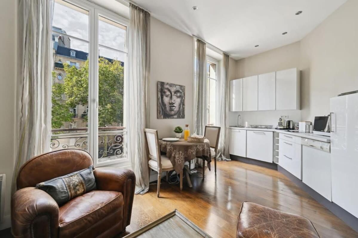 1Br Champs-Elysees - Cityapartmentstay Párizs Kültér fotó